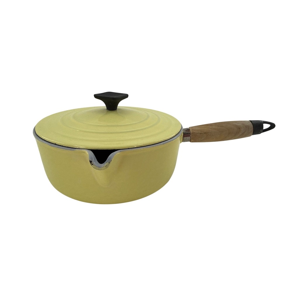 Le Creuset Saucepan Unisex Yellow Vintage‎ Enamel Cast Iron Wood Handle Spout